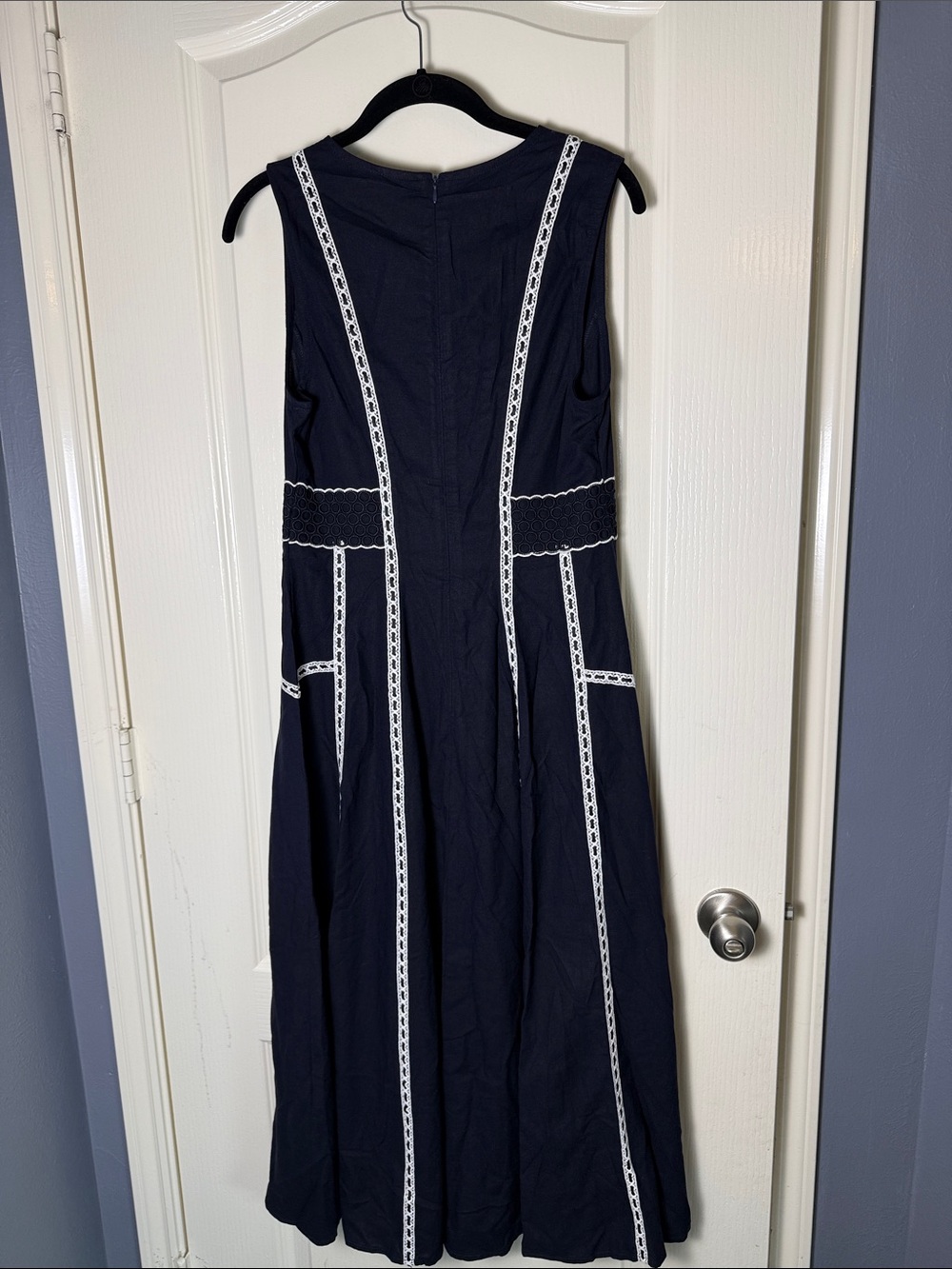 COMMENSE Contrast Lace Trim Sleeveless Midi Dress - Picture 4 of 5